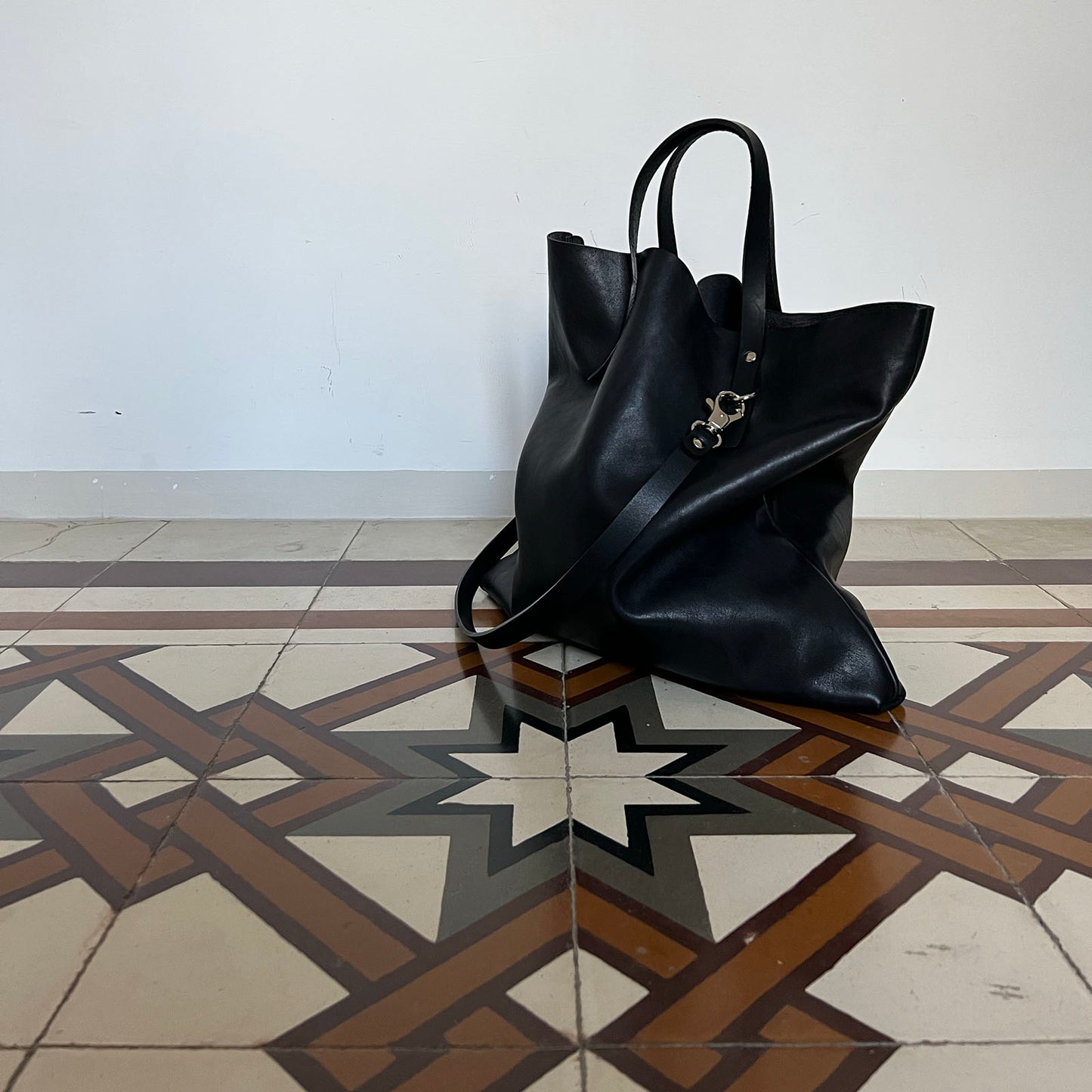 Leather shopper